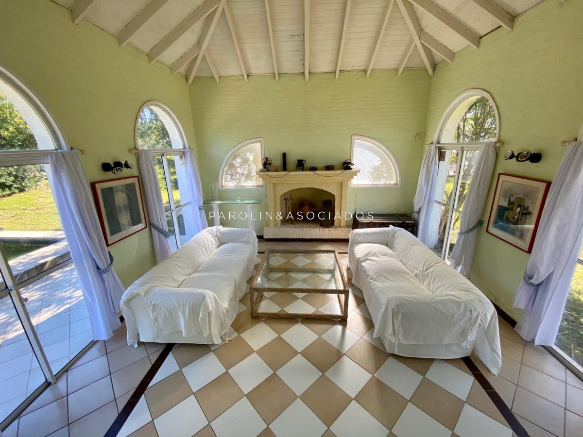 Casa en venta en Manantiales, 4 dormitorios, Punta del Este.