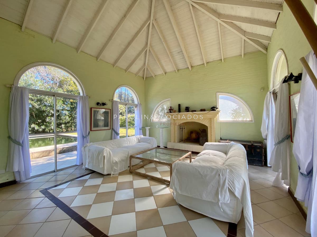 Casa en venta en Manantiales, 4 dormitorios, Punta del Este.
