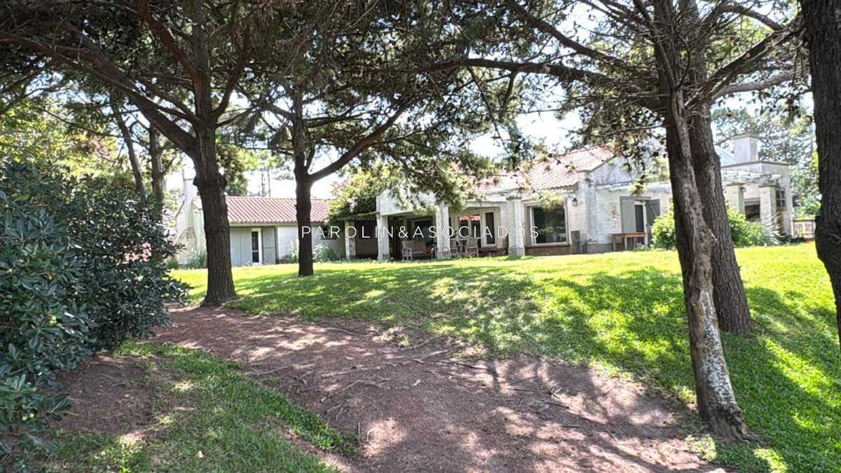 Venta casa rincón del indio 4 dormitorios