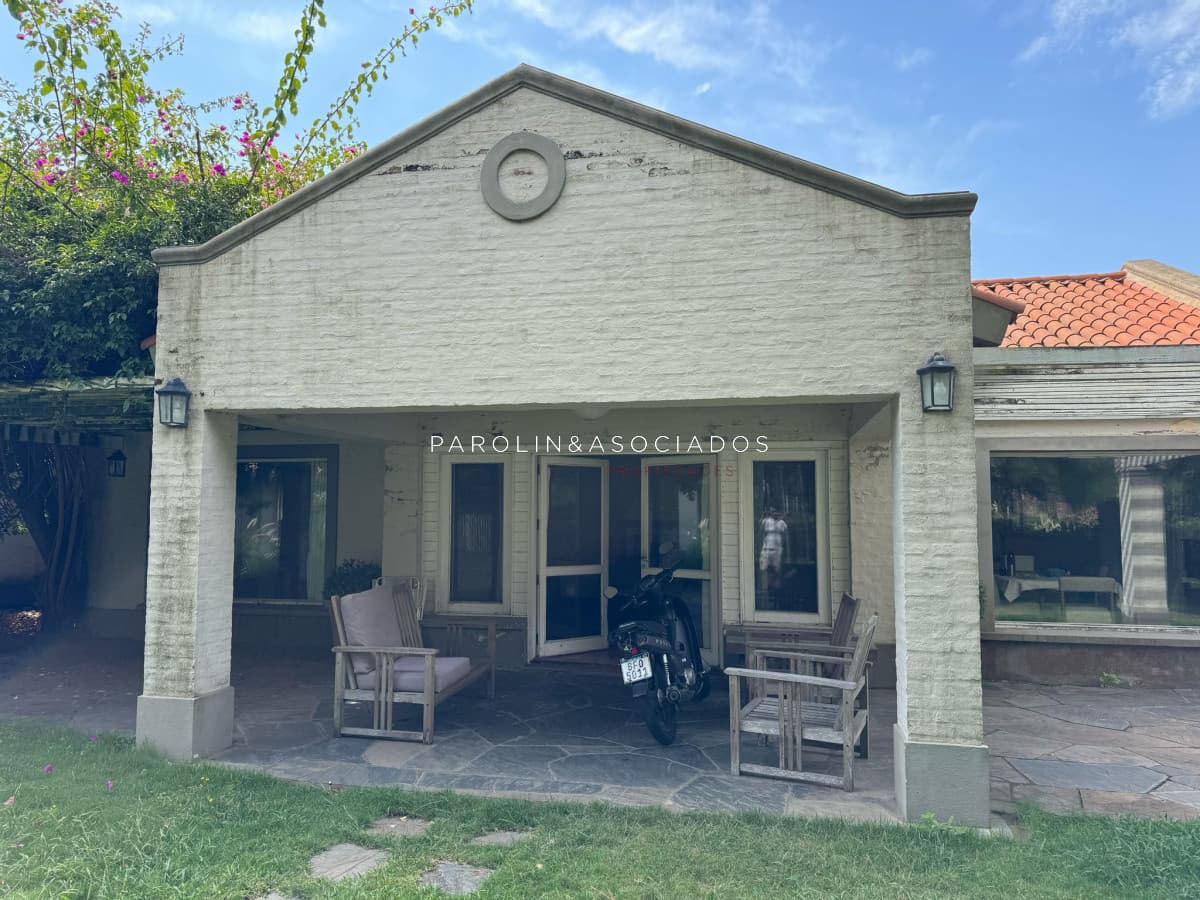 Venta casa rincón del indio 4 dormitorios