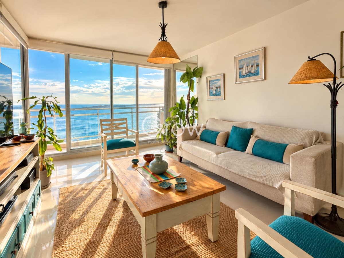 Apartamento en alquiler temporario Playa Mansa 2 dormitorios SUNRISE TOWER  -