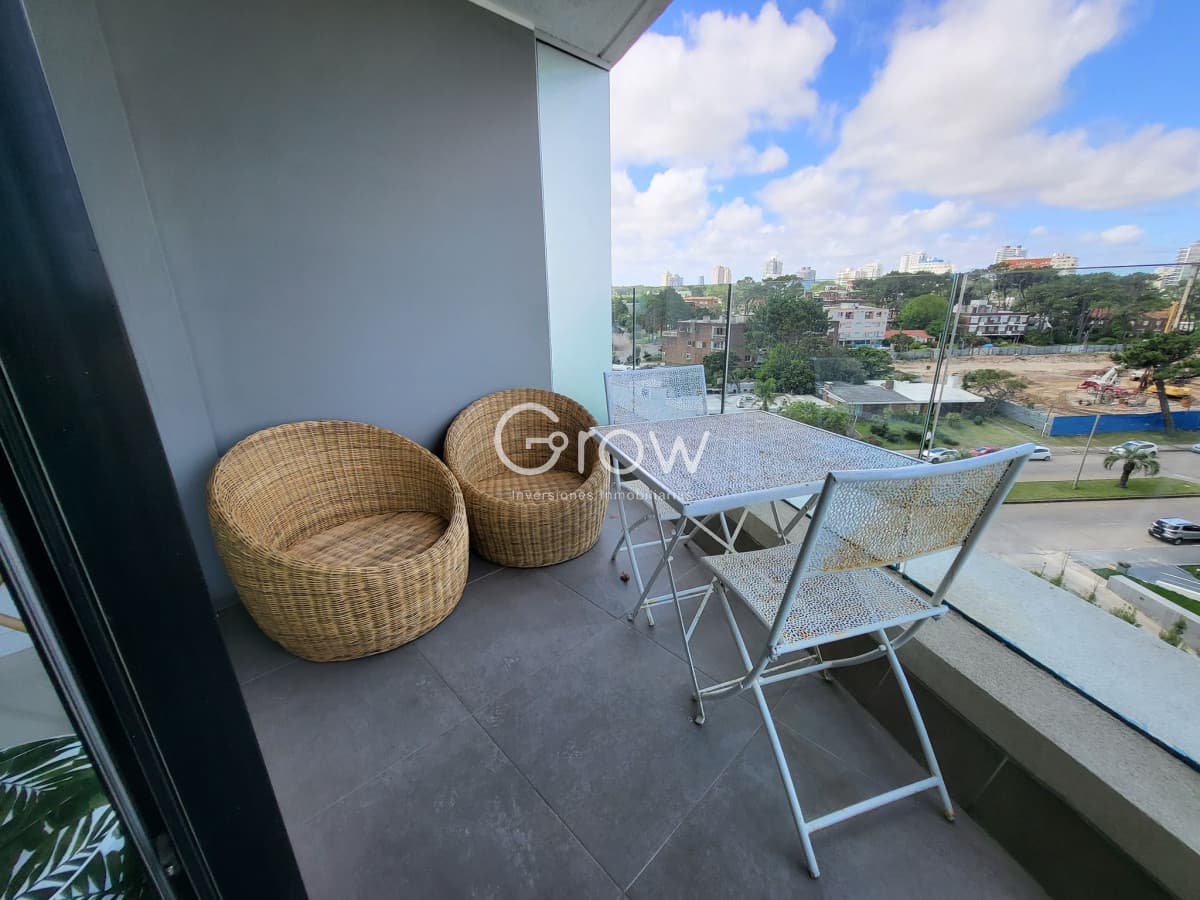 Venta de apartamento de 1 dormitorio y medio en Punta del Este