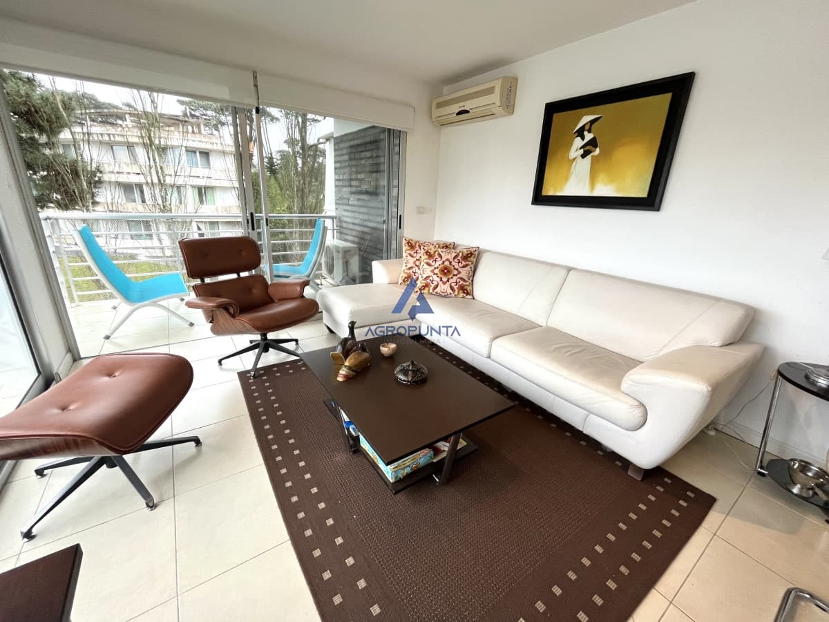 Venta apartamento 3 dormitorios. Playa mansa, Punta del Este