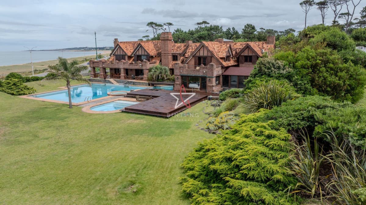 CASA, MANSA, PRIMERA LINEA MAR, VENTA - Bintang Propiedades