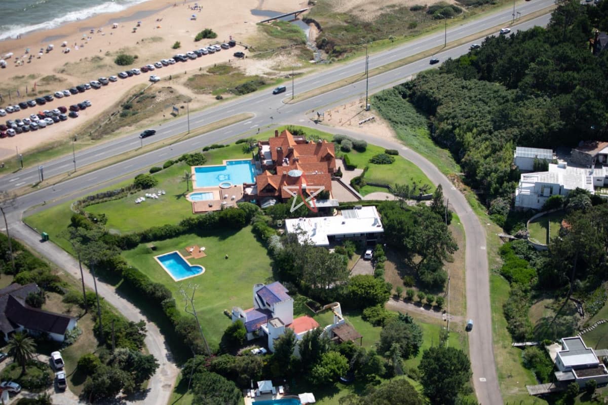 CASA, MANSA, PRIMERA LINEA MAR, VENTA - Bintang Propiedades