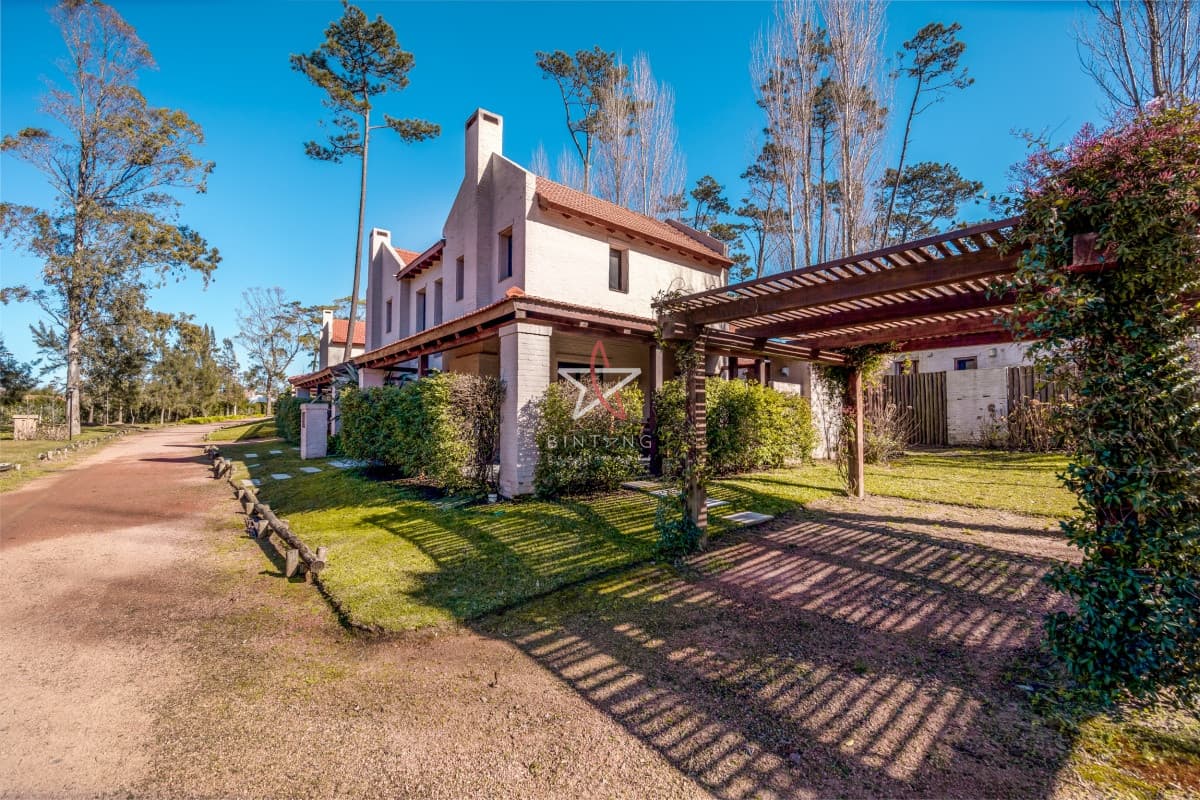 Casa, 2 dorm, Punta del Este, Parque Pinares, Alquiler - Bintang Propiedades