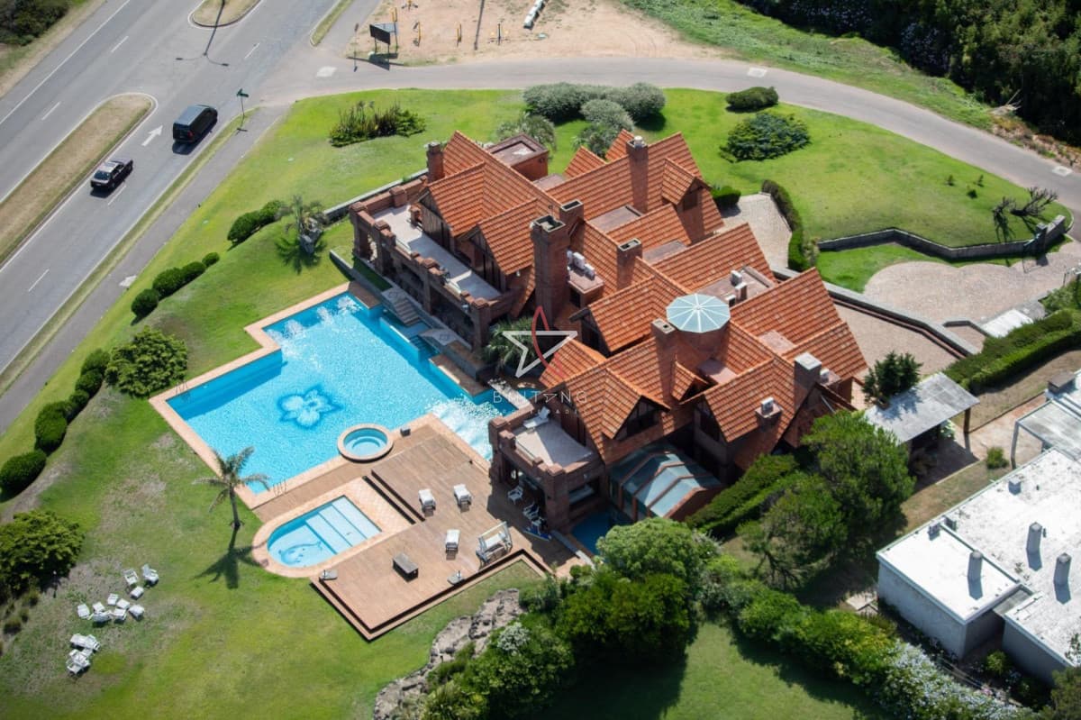 CASA, MANSA, PRIMERA LINEA MAR, VENTA - Bintang Propiedades