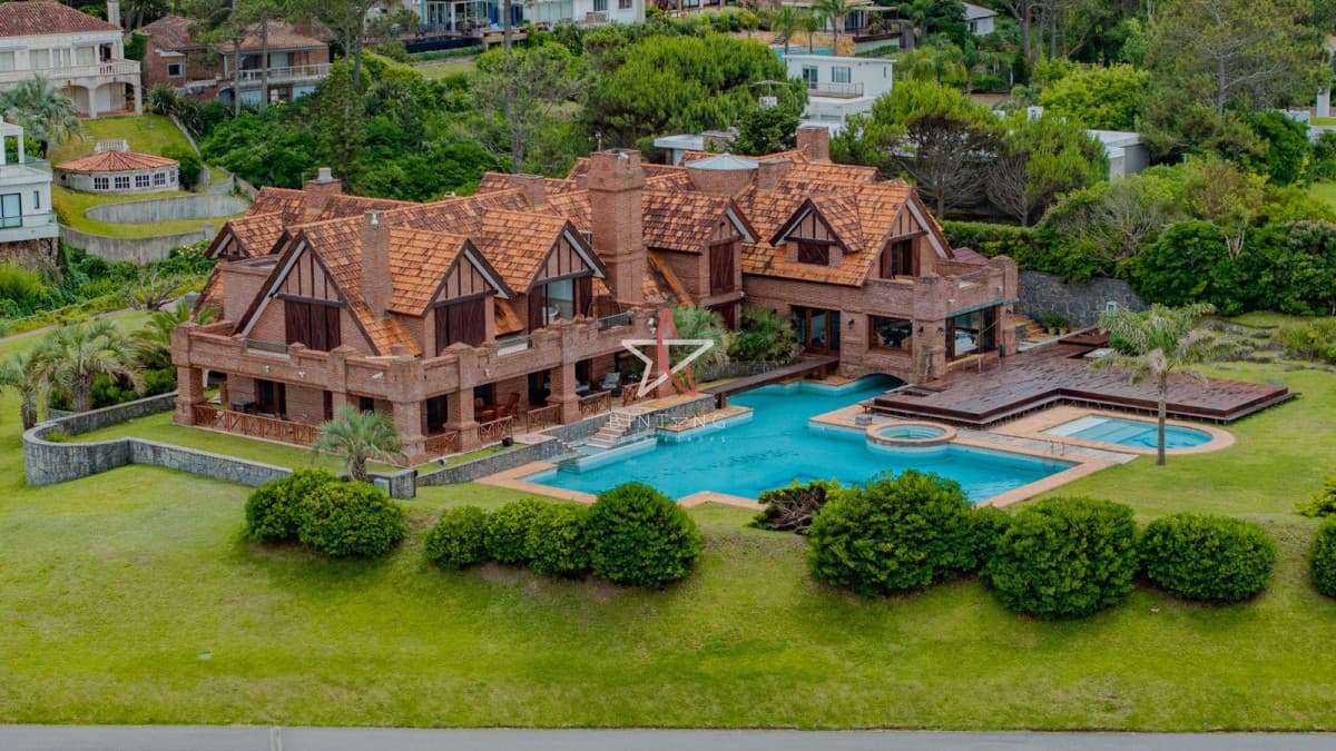 CASA, MANSA, PRIMERA LINEA MAR, VENTA - Bintang Propiedades