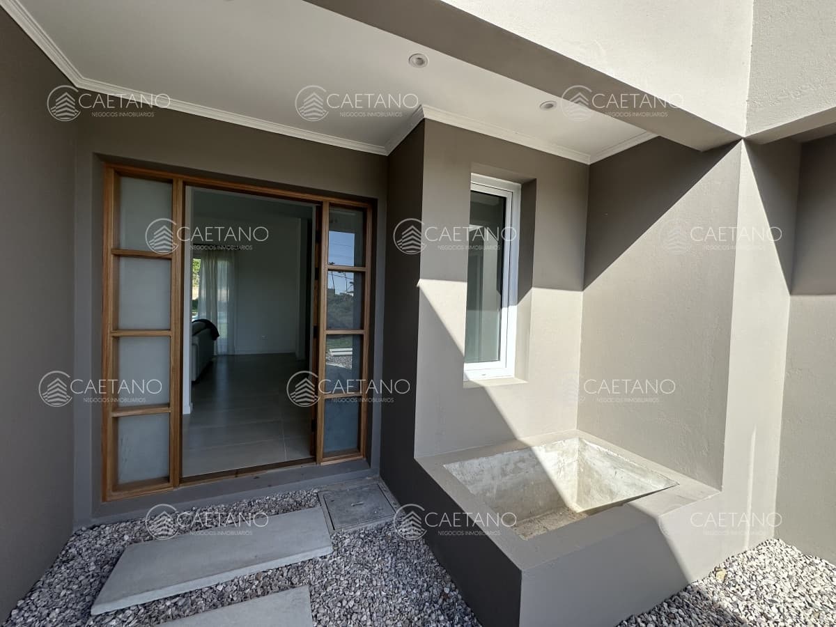 Venta casa en zona Chihuahua, Punta Ballena