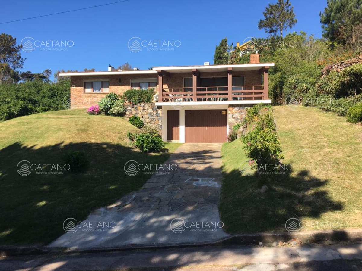 Venta de casa de 3 dormitorios en Punta Ballena