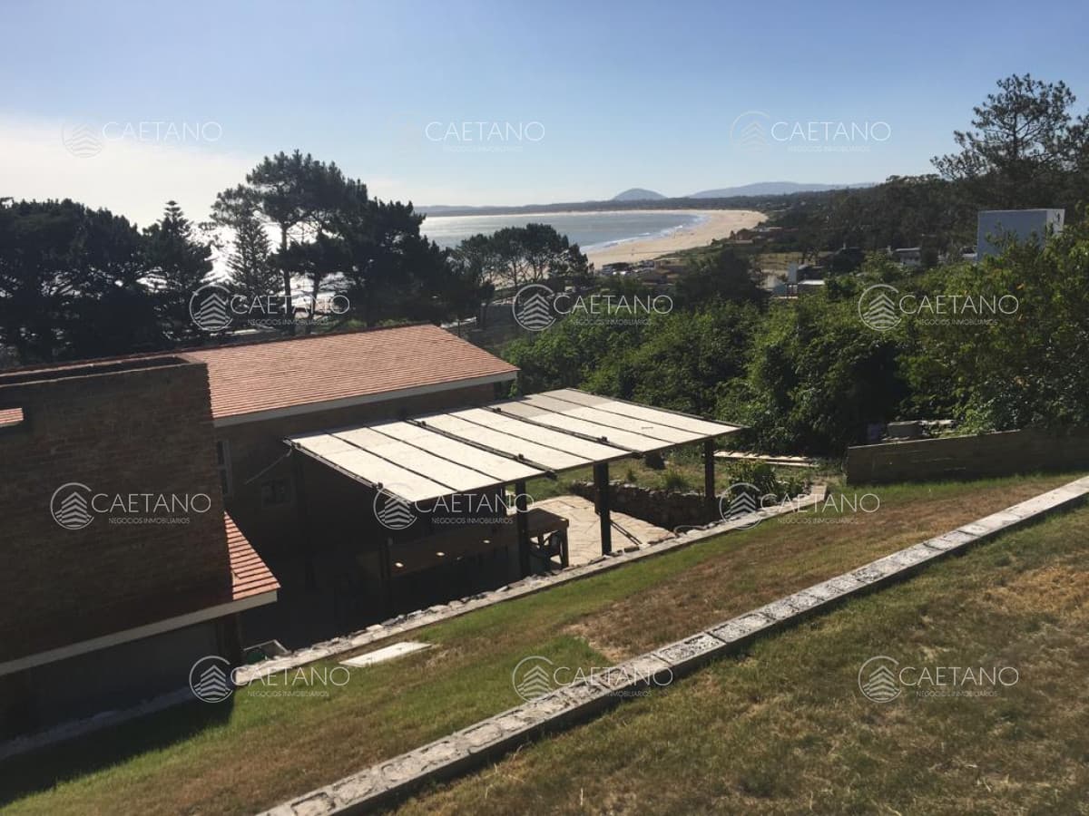 Venta de casa de 3 dormitorios en Punta Ballena