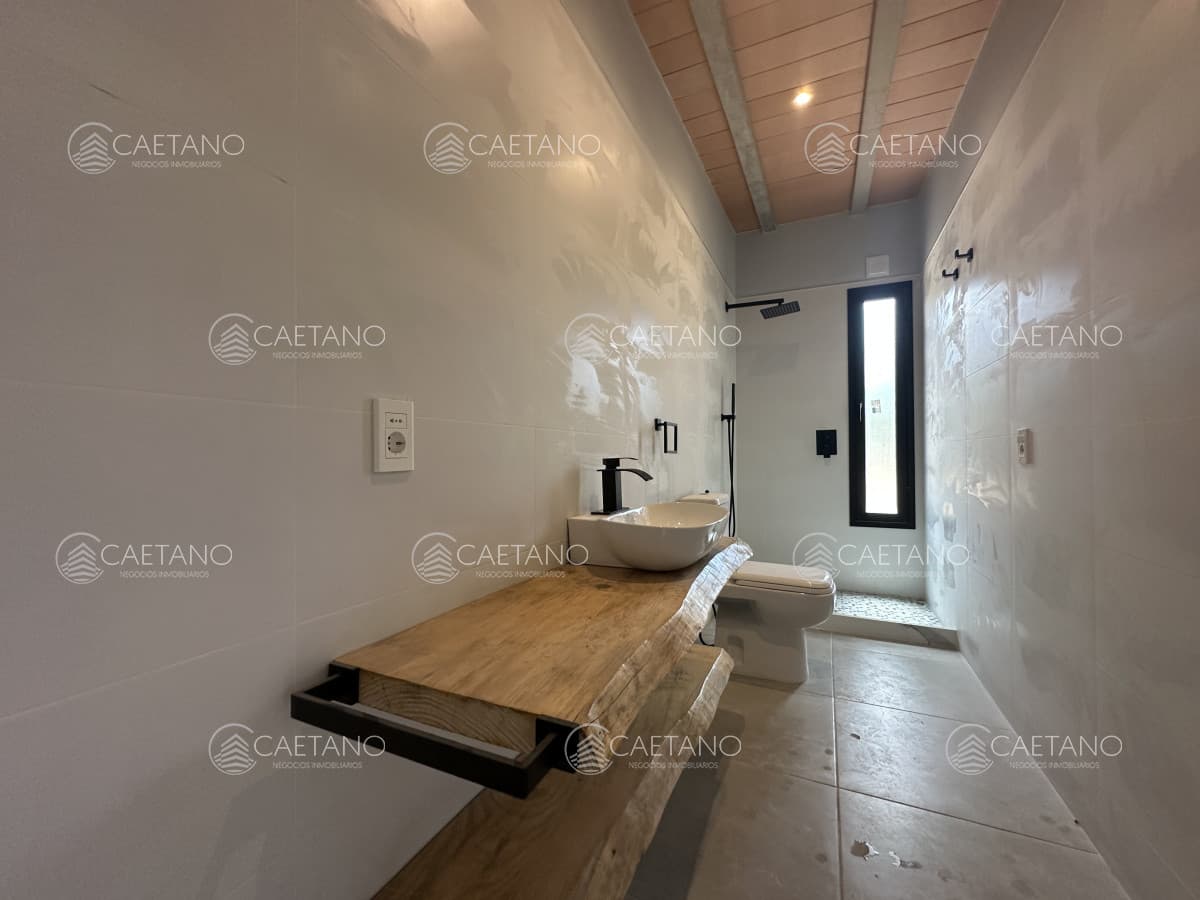 Venta casa a estrenar en barrio Club del lago Punta Ballena