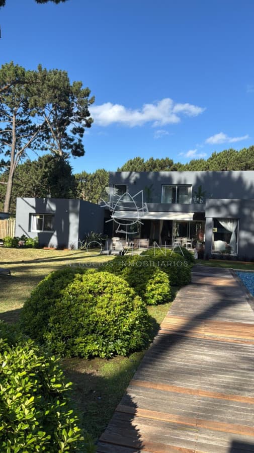 Excelente casa en venta en Club del Lago, Laguna del Sauce, Punta Ballena