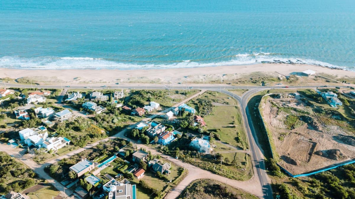 Casa en Punta Piedras - Manantiales