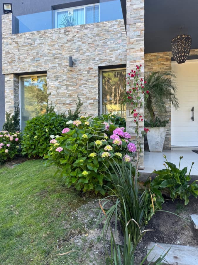 Excelente casa en venta en Club del Lago, Laguna del Sauce, Punta Ballena