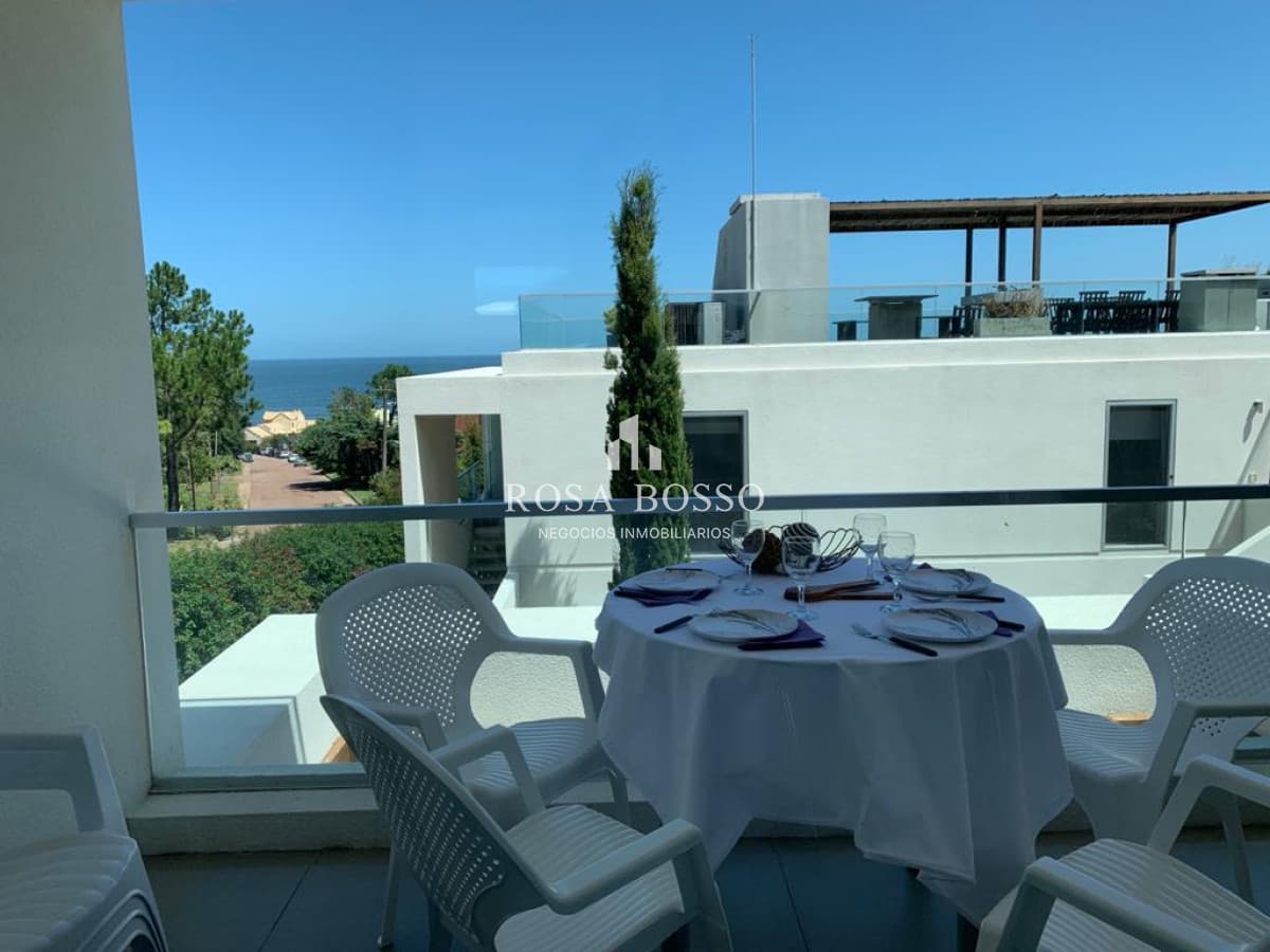 Lindo apartamento en edificio Rinconada del Mar, Punta Ballena