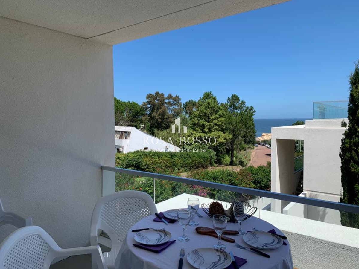 Lindo apartamento en edificio Rinconada del Mar, Punta Ballena