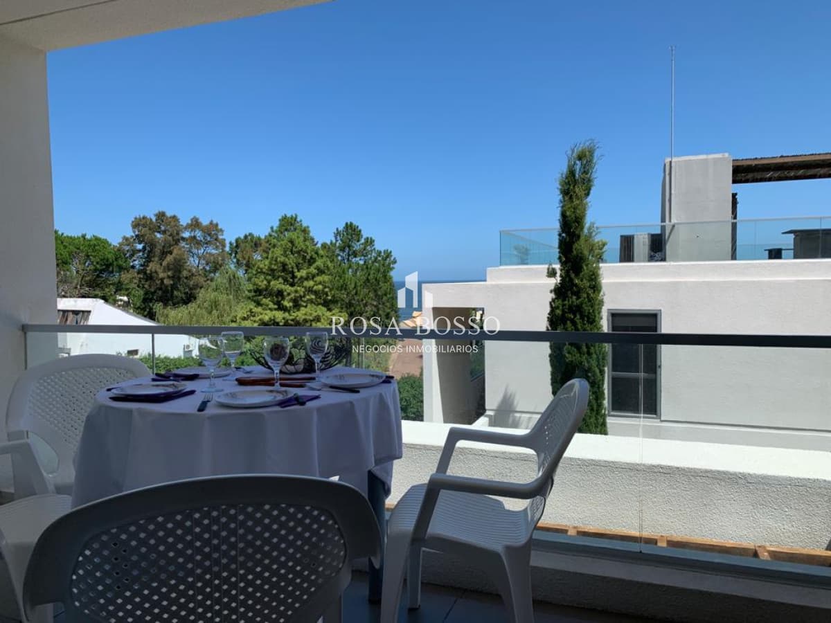 Lindo apartamento en edificio Rinconada del Mar, Punta Ballena