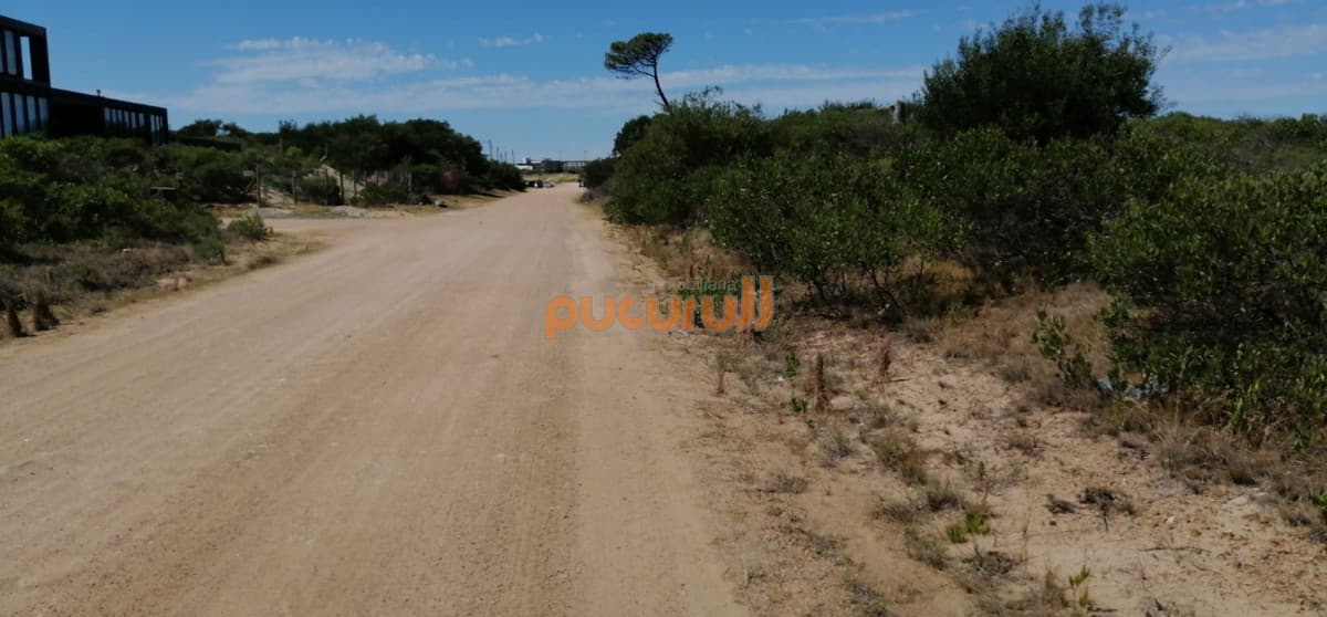 Lote junto al mar