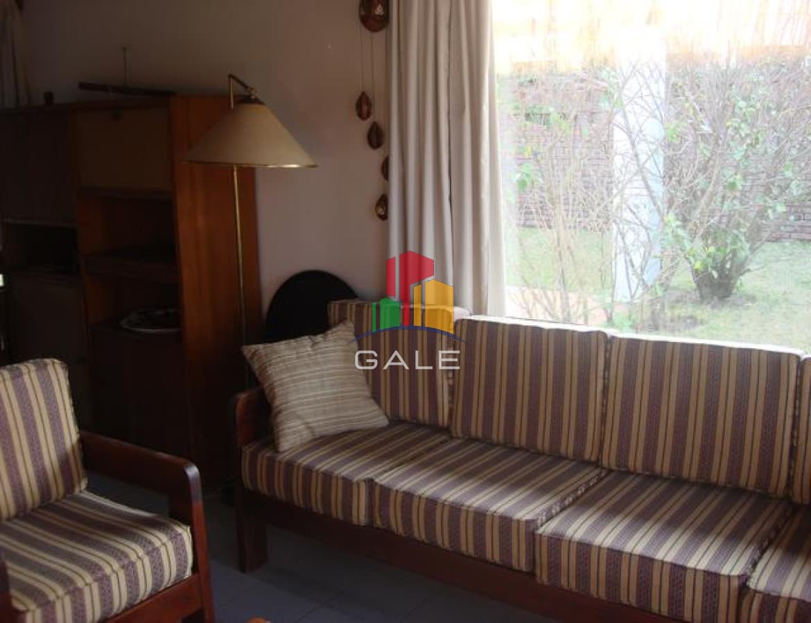 CASA EN TIO TOM A 1 CUADRA Y MEDIA DE LA PLAYA  -