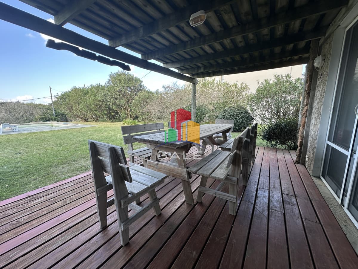 Linda casa en venta zona Tio Tom Punta ballena, vista al mar  -