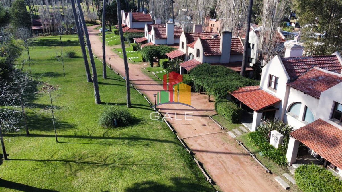 Gale Propiedades & Escribanía Terreno ID.4415 - Venta de lotes en barrio privado Punta del Este zona Pinares