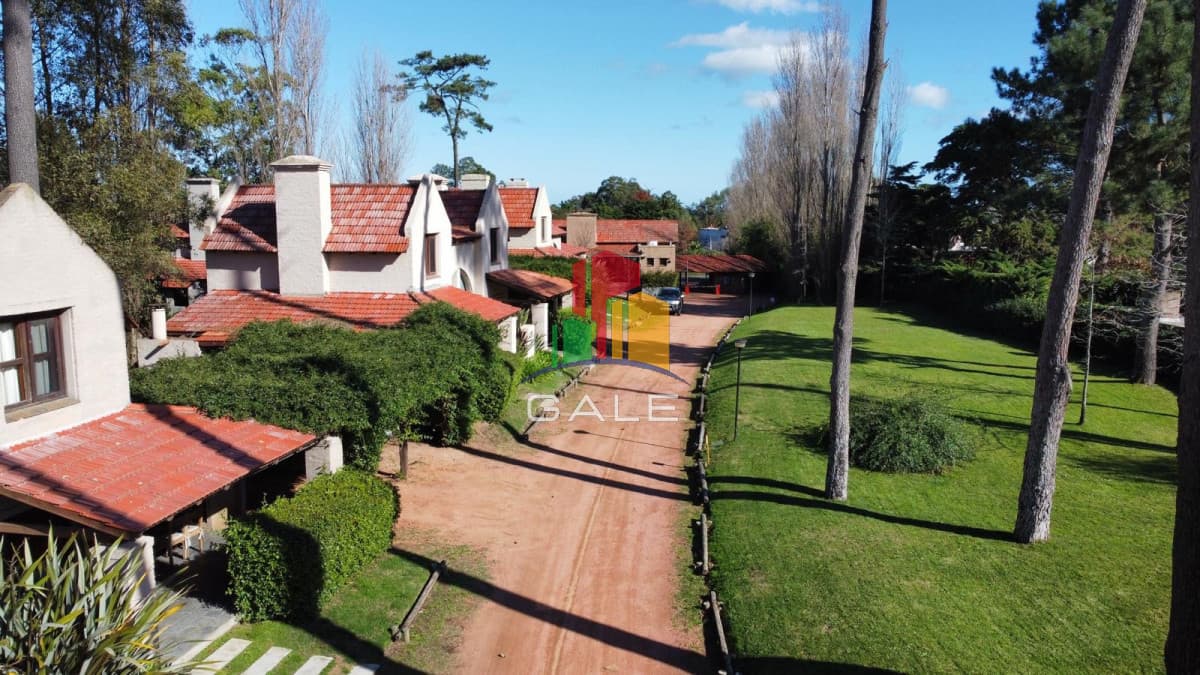 Gale Propiedades & Escribanía Terreno ID.4415 - Venta de lotes en barrio privado Punta del Este zona Pinares
