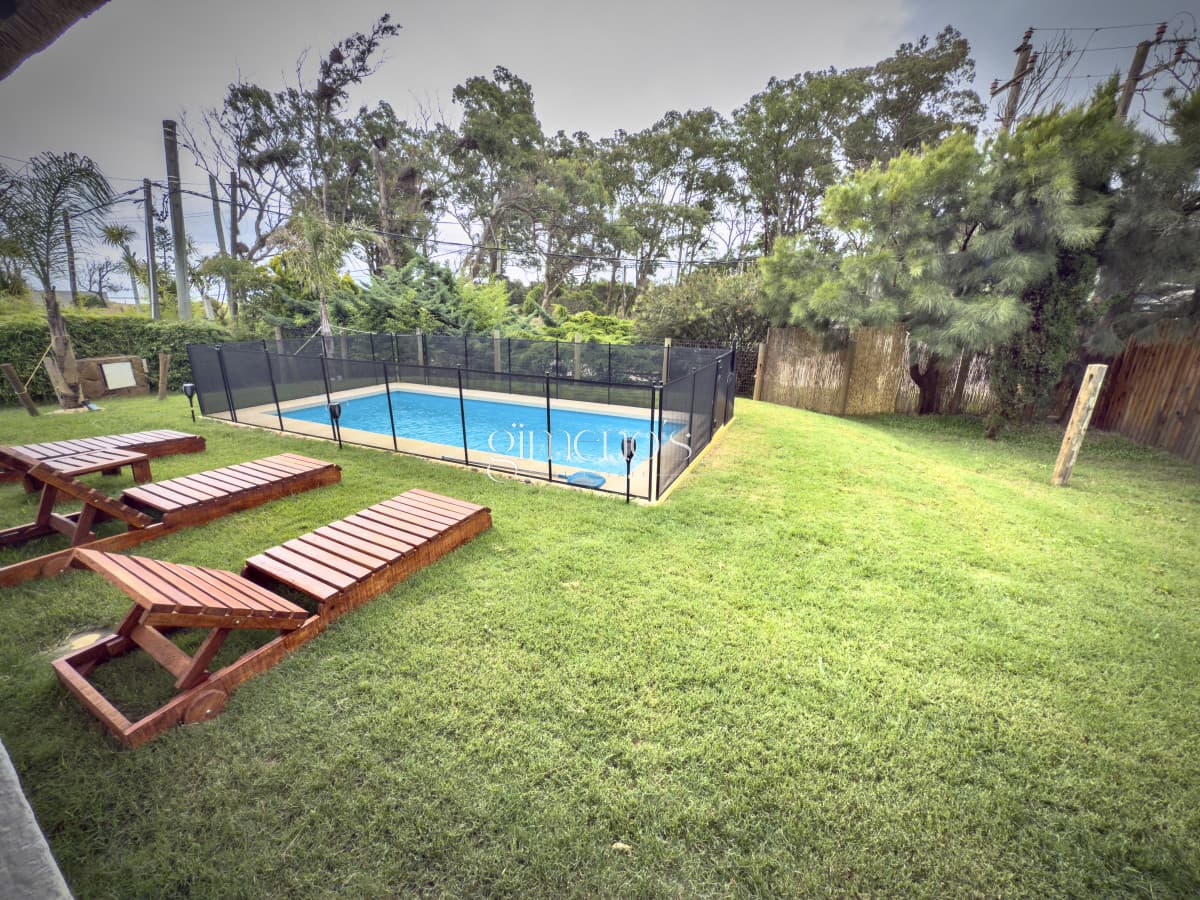 Casa en La Rinconada Punta Ballena a metros del mar  -