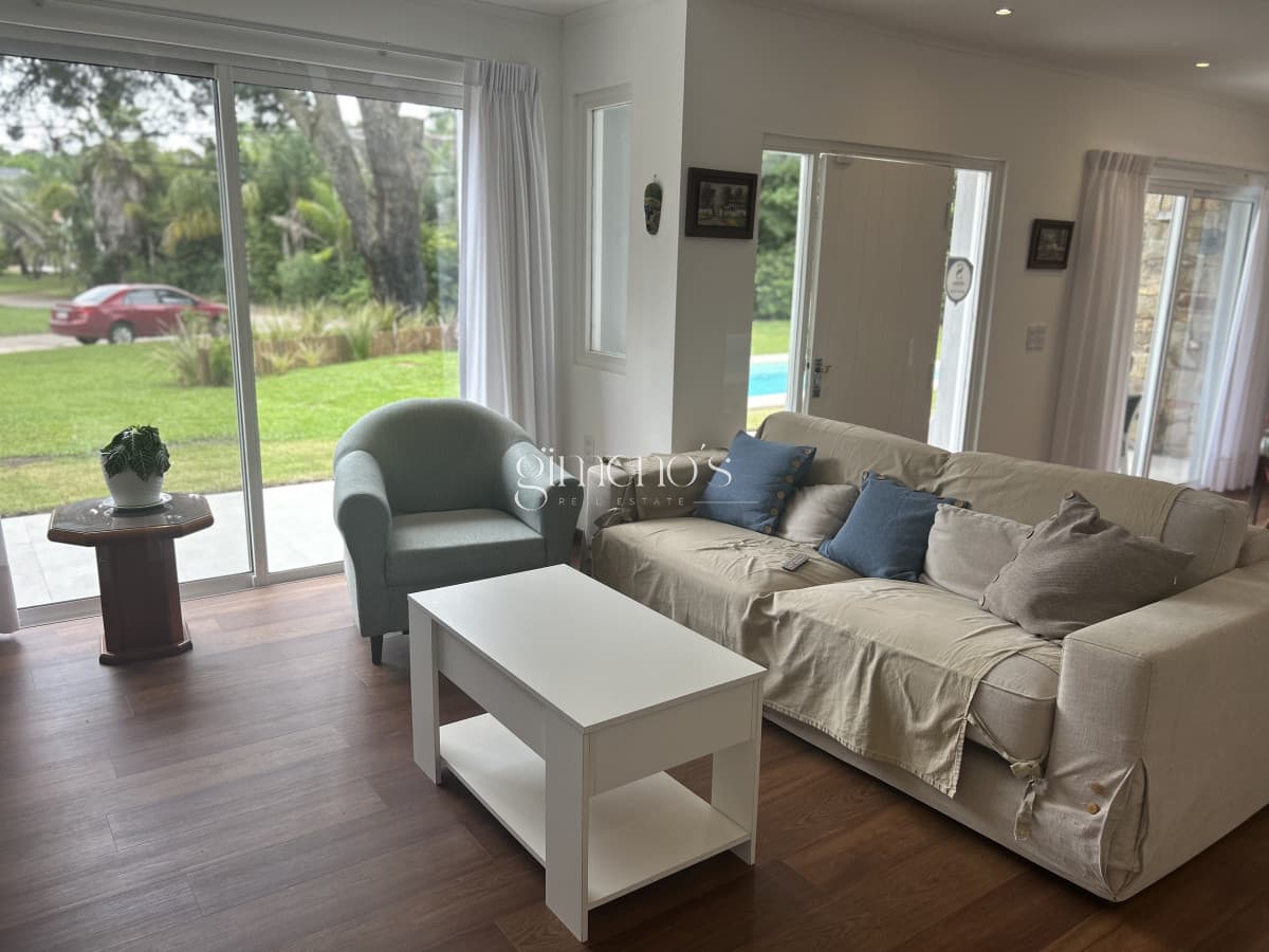 Casa en Venta de 3 Dormitorios - Punta Ballena - Solanas - Punta del Este