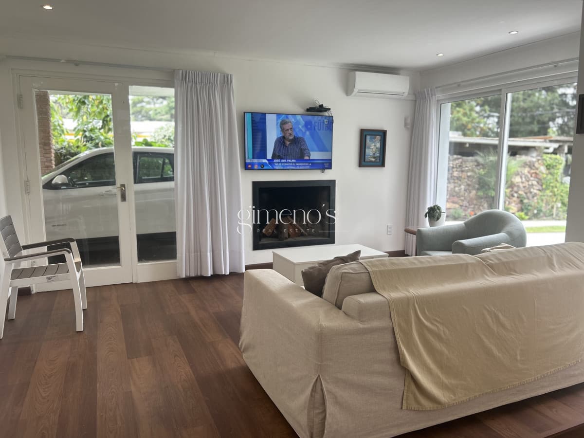 Casa en Venta de 3 Dormitorios - Punta Ballena - Solanas - Punta del Este