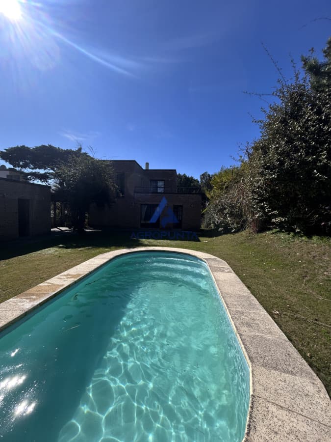 Casa en alquiler Punta Ballena 3 Dormitorios con Piscina
