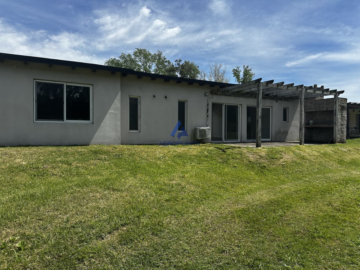 Venta casa en barrio privado Verde Mora. Punta Ballena