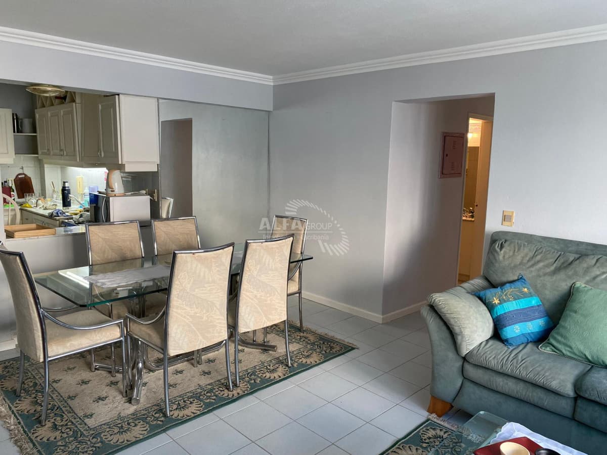 Apartamento en venta, frente al mar, playa Mansa, Punta del Este