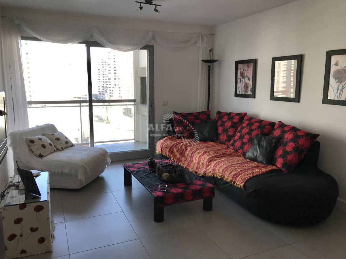 Apartamento en alquiler con vista al mar en Punta del Este.