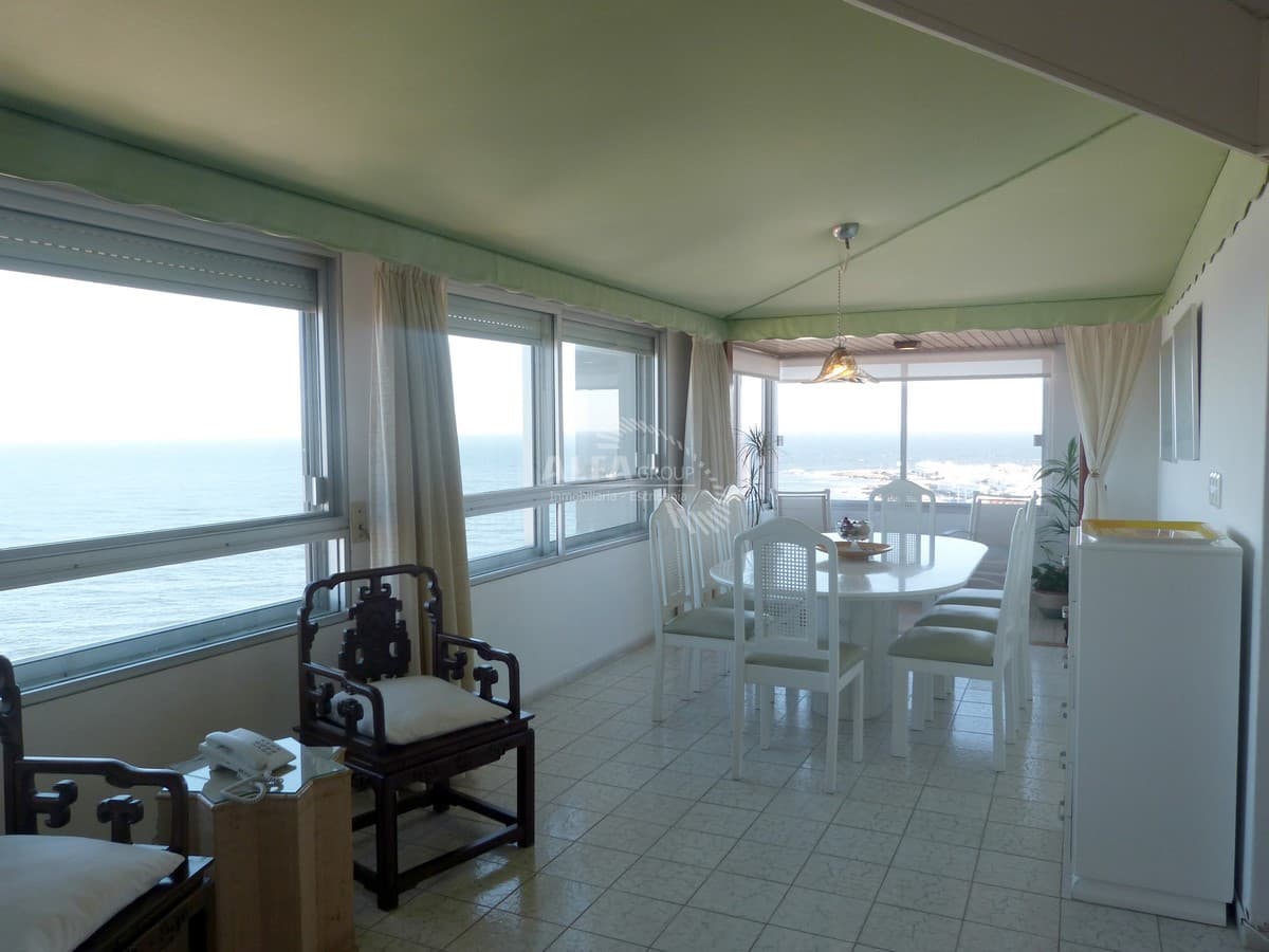 PENINSULA, PROXIMO AL PUERTO, 4 AMBIENTES, TODOS LOS SERVICIOS.