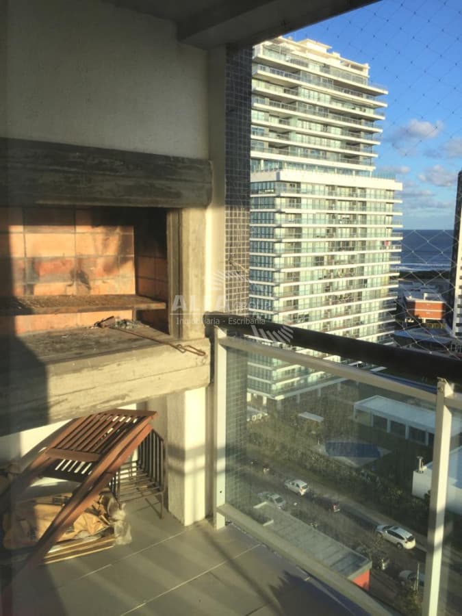Apartamento en venta en Punta del Este, mansa, 2 dormitorios conparrillero