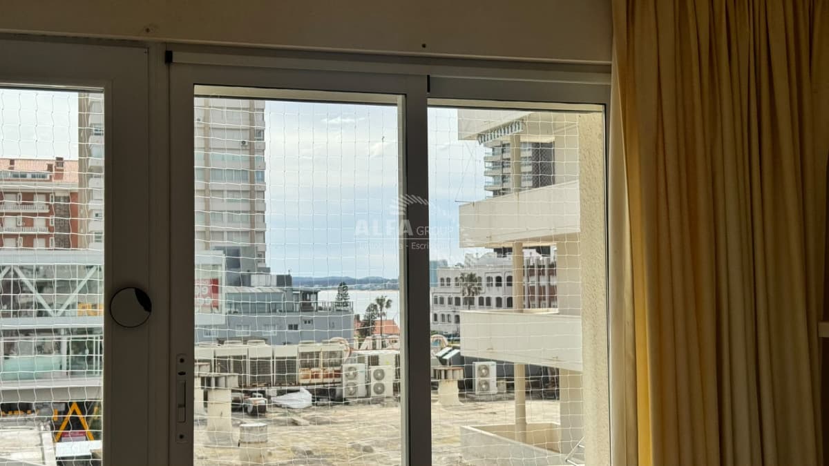 MONOAMBIENTE EN EDIFICIO PUNTA DEL ESTE