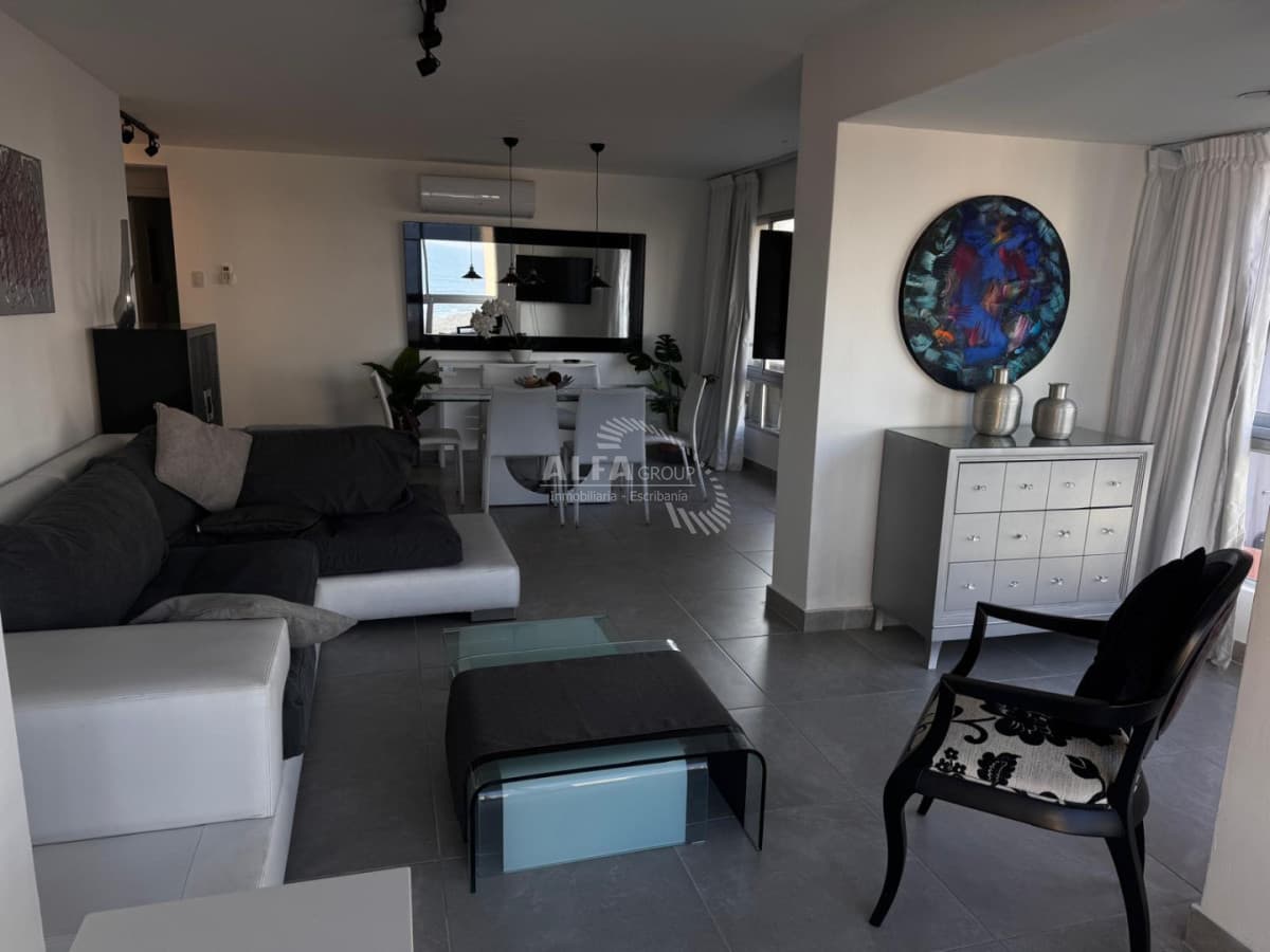 Apartamento en alquiler de 3 dormitorios en Punta del Este, con parrilla