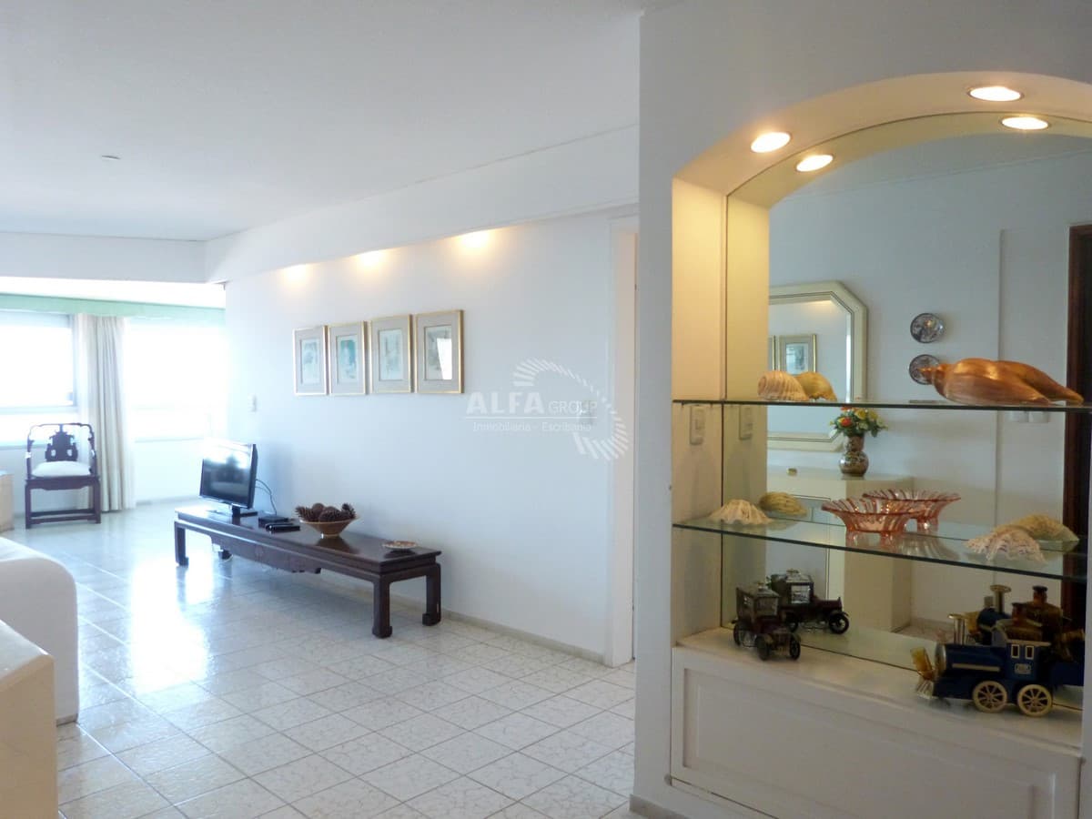 PENINSULA, PROXIMO AL PUERTO, 4 AMBIENTES, TODOS LOS SERVICIOS.