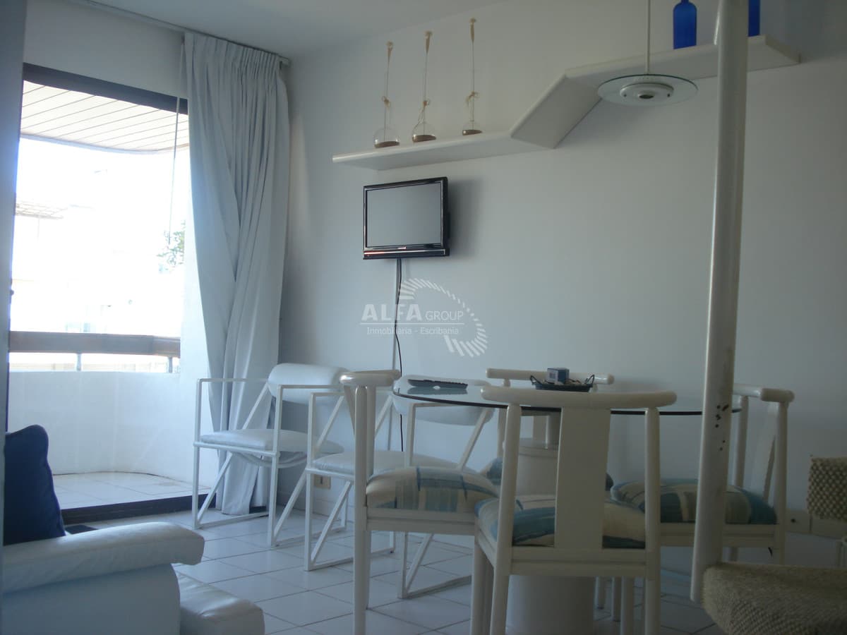 PENINSULA, 3 AMBIENTES CON SERVICIOS Y PARRILERO PROPIO
