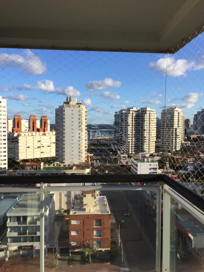 Apartamento en venta en Punta del Este, mansa, 2 dormitorios conparrillero