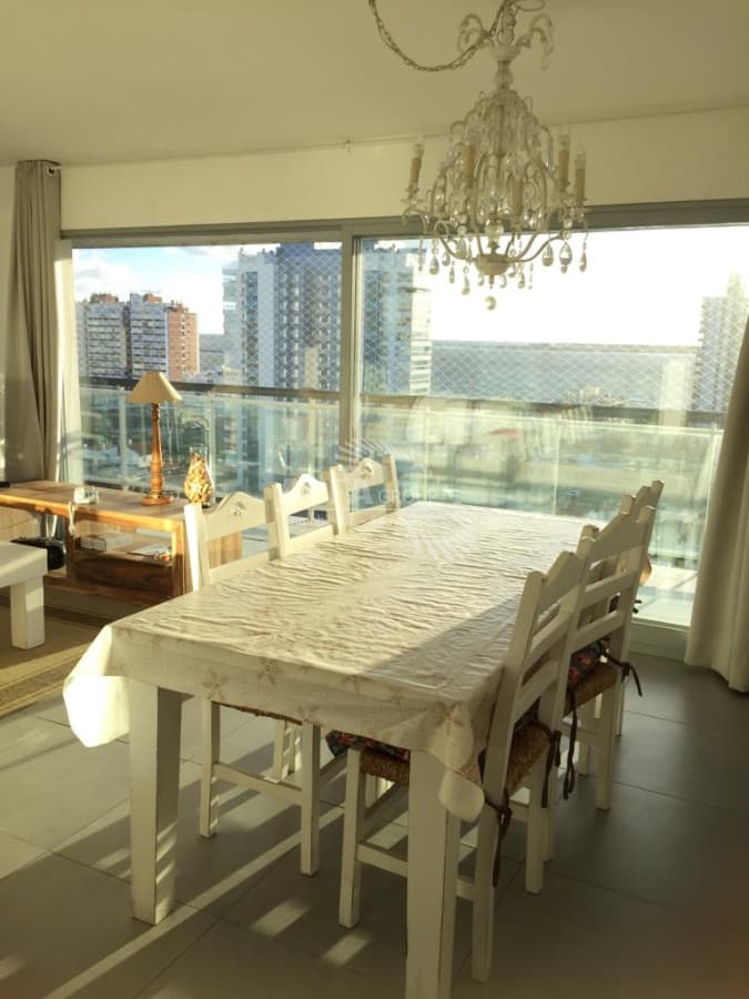 Apartamento en venta en Punta del Este, mansa, 2 dormitorios conparrillero