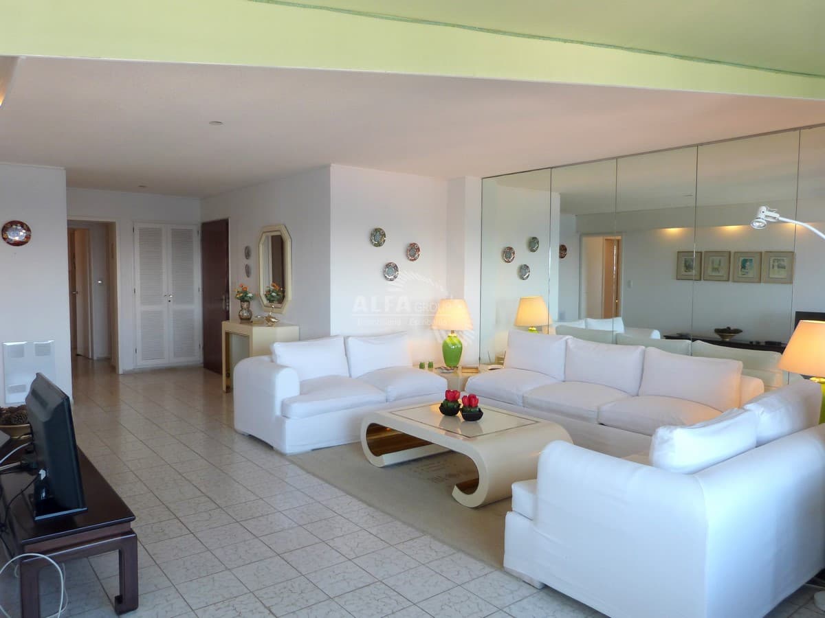 PENINSULA, PROXIMO AL PUERTO, 4 AMBIENTES, TODOS LOS SERVICIOS.