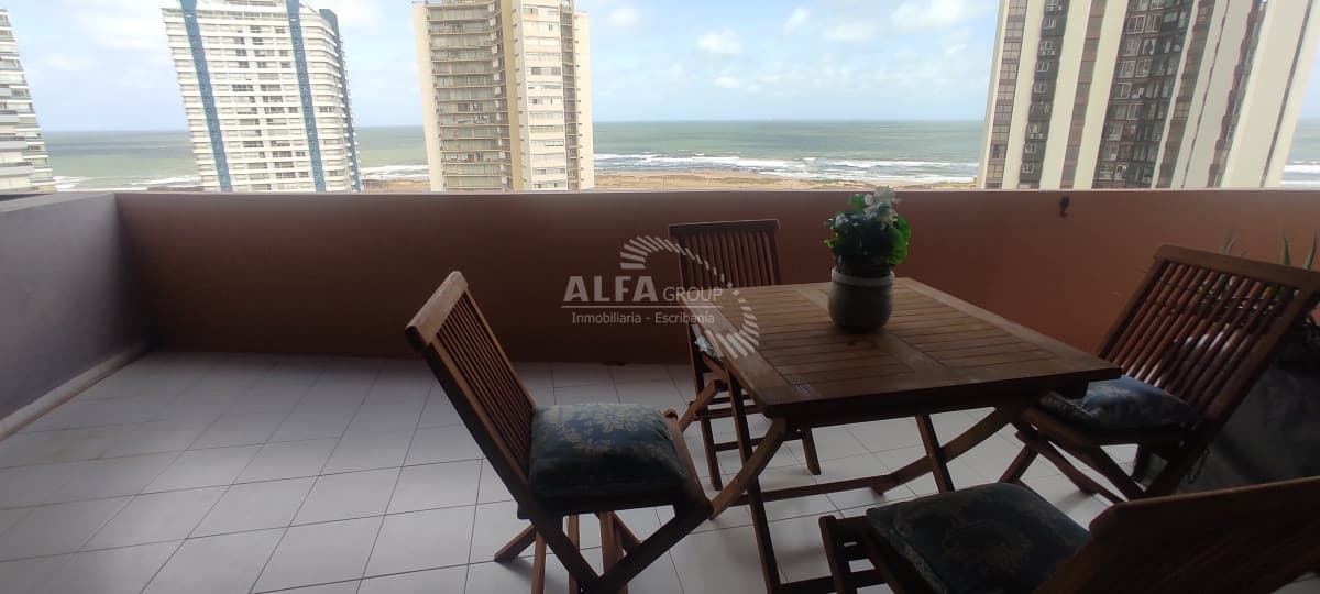 Apartamento en alquiler en Punta del Este, con vista al mar!