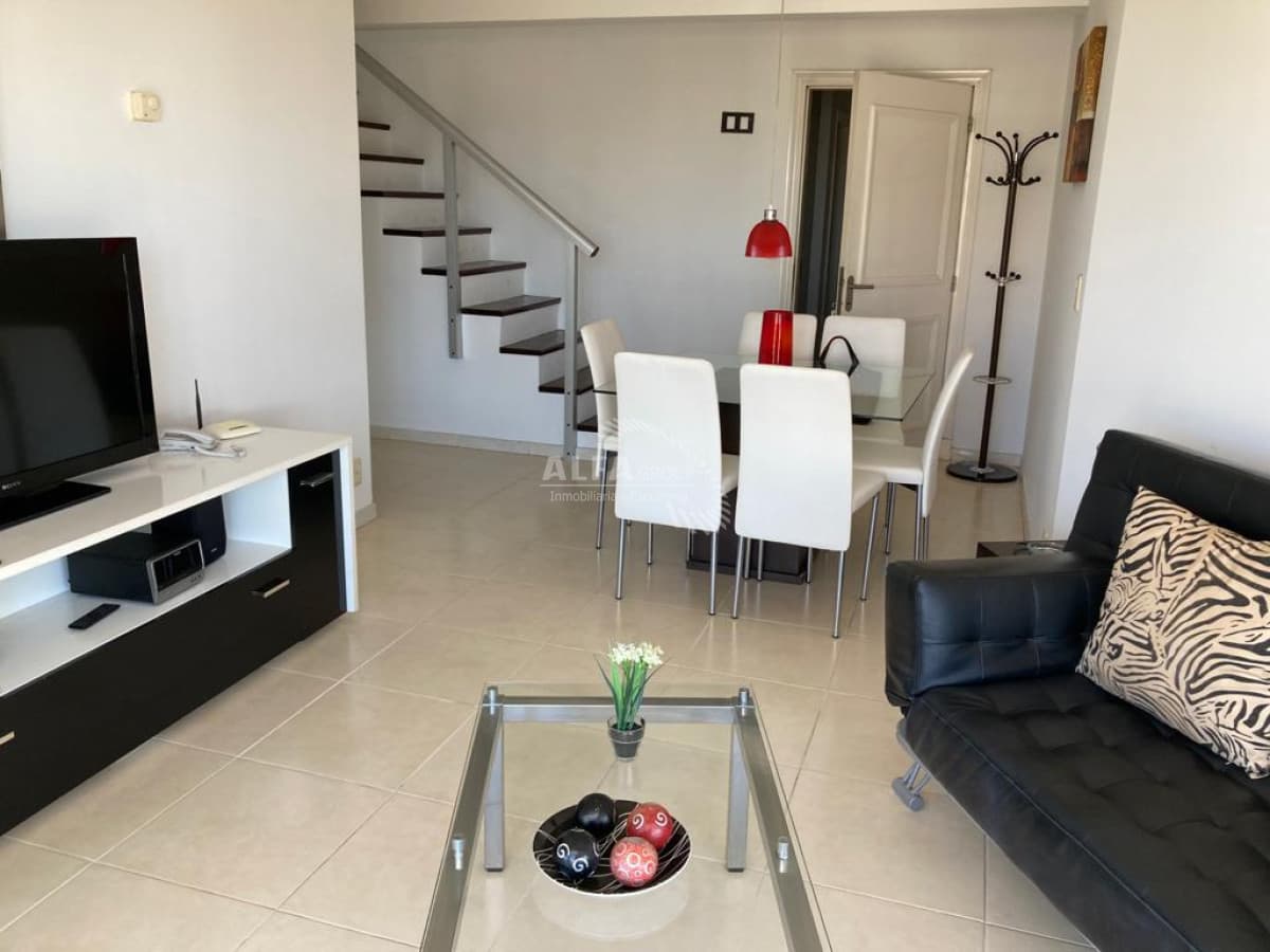 Apartamento en alquiler, con parrillero propio en Punta del Este