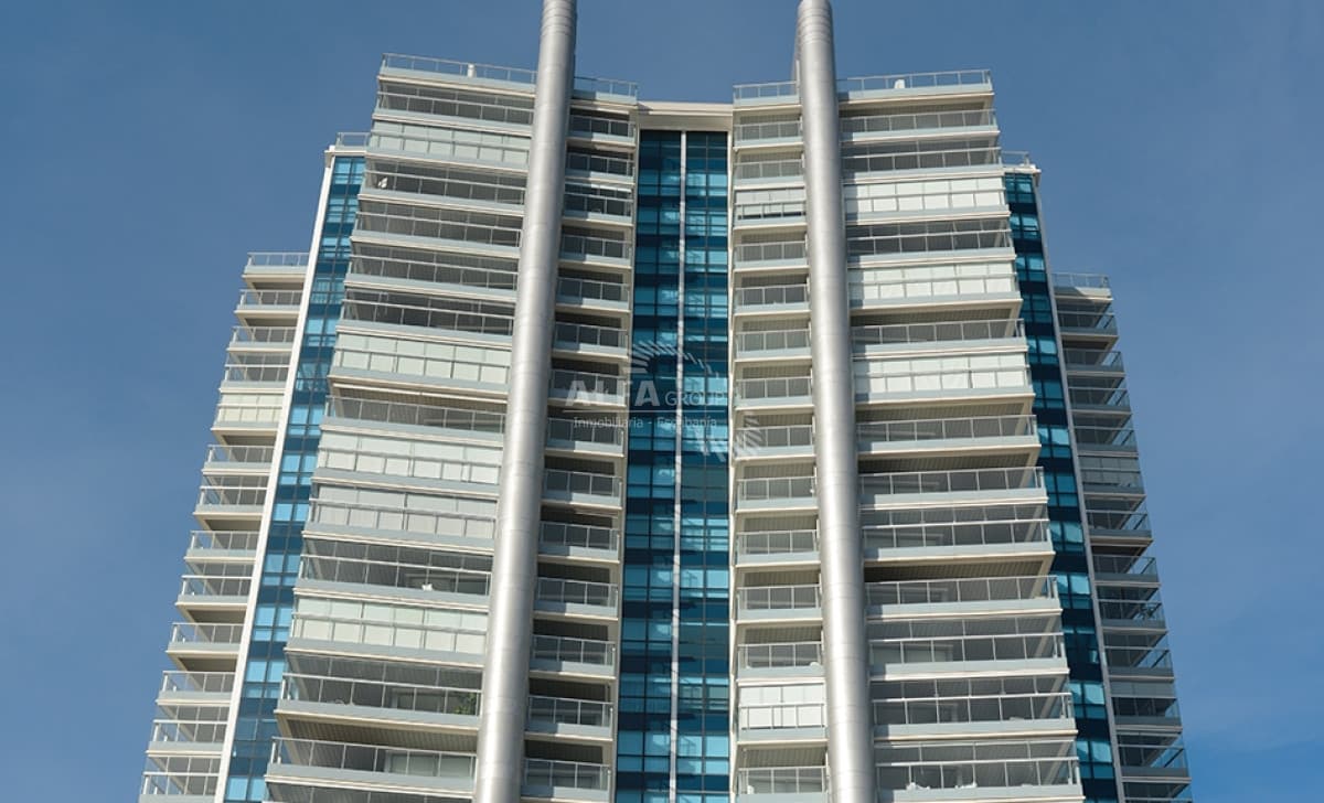 torre con servicios
