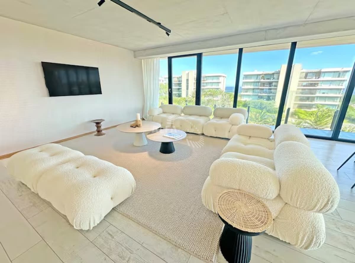 APARTAMENTO DE DOS DORMITORIOS EN SURFSIDE