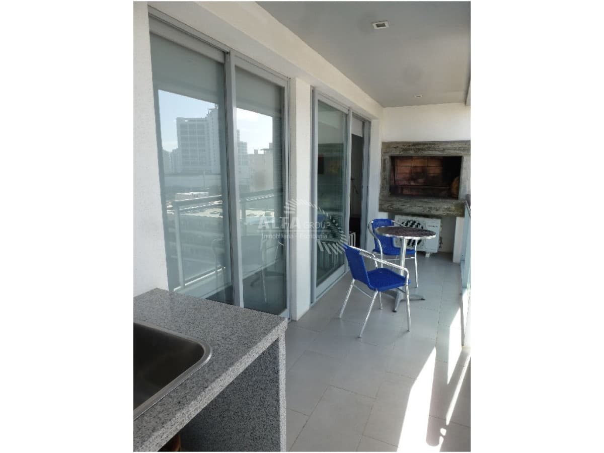 Apartamento en alquiler , Punta del Este, 2 dormitorios con parrilla propia