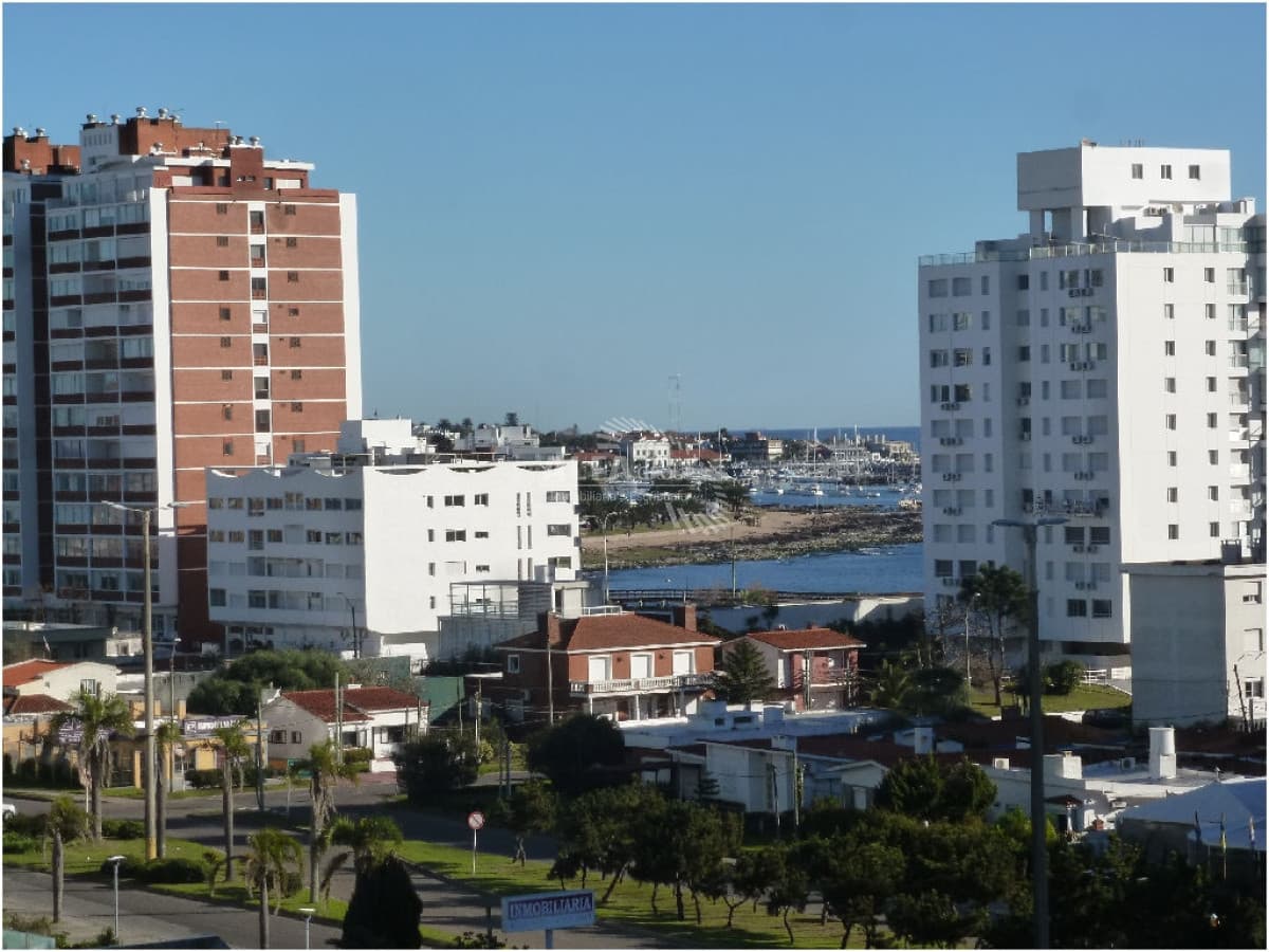torre con servicios
