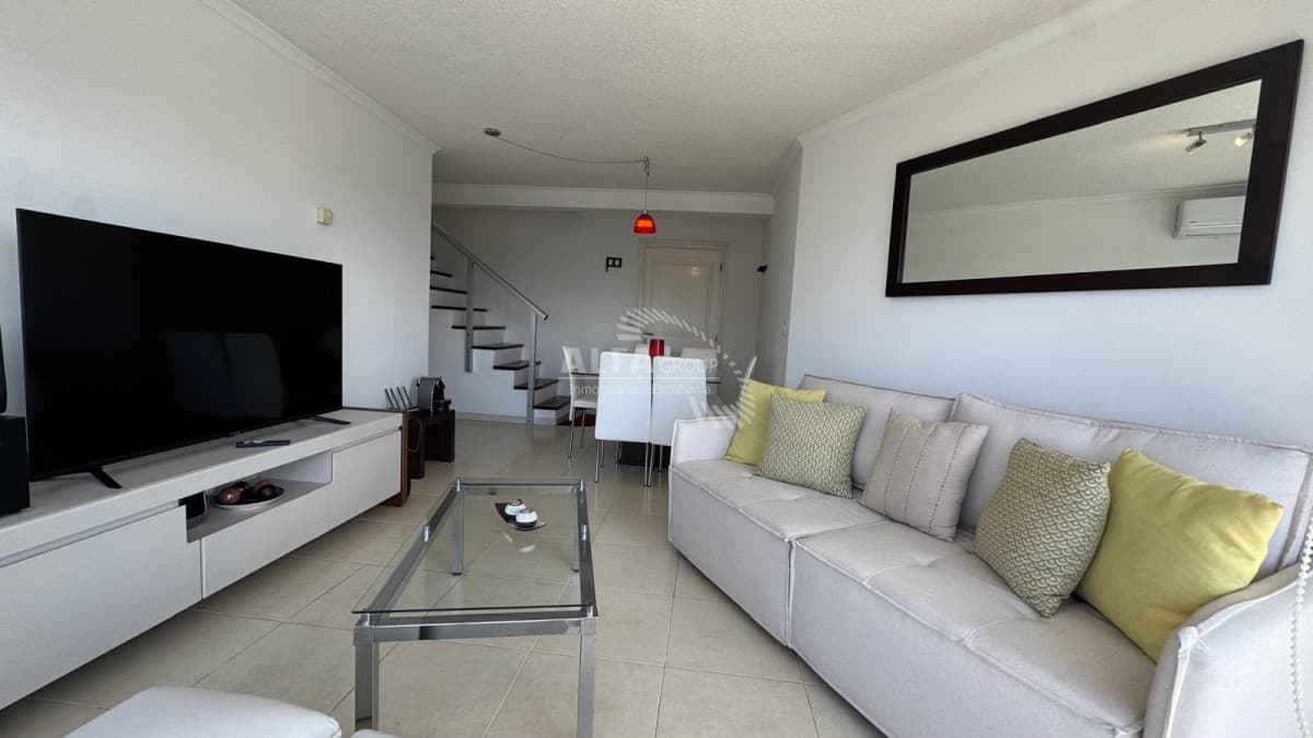 Apartamento en alquiler, con parrillero propio en Punta del Este